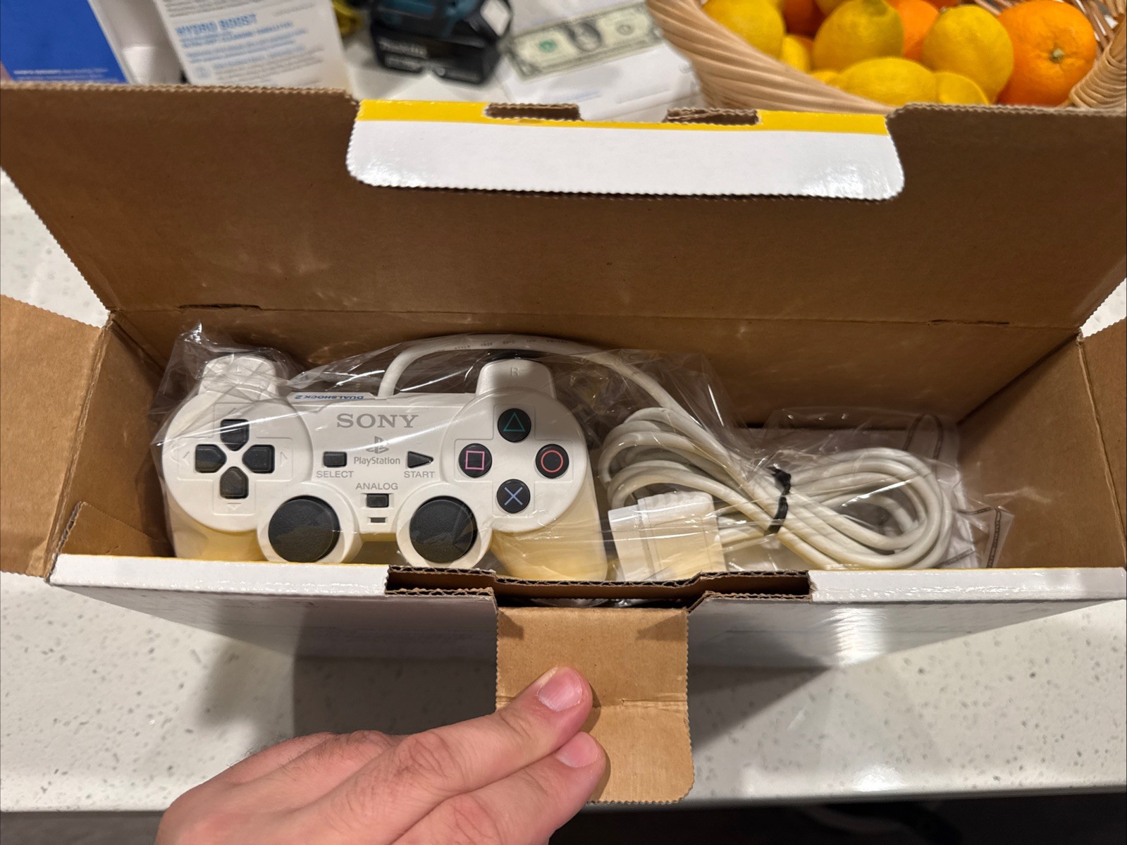 Sony PlayStation 2 PS2 Slim Ceramic White SCPH-90000 CW Box W/ Vertical Stand