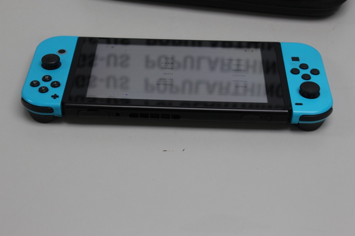 Nintendo Switch with Neon Blue Joy-Cons (HAC-001-01) (C31034322)
