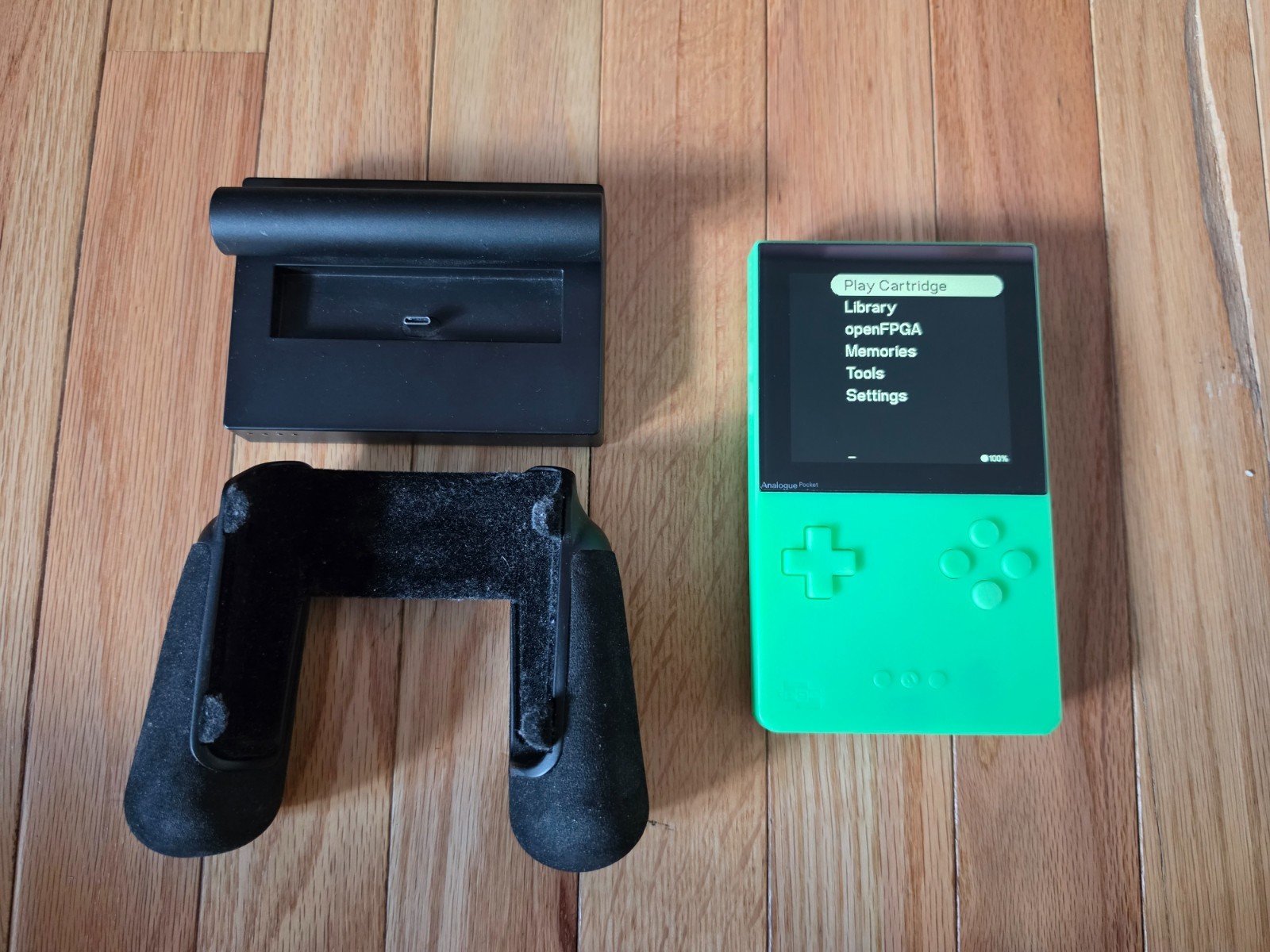 Analogue Pocket Glow in the Dark Limited Edition with Grip and Dock