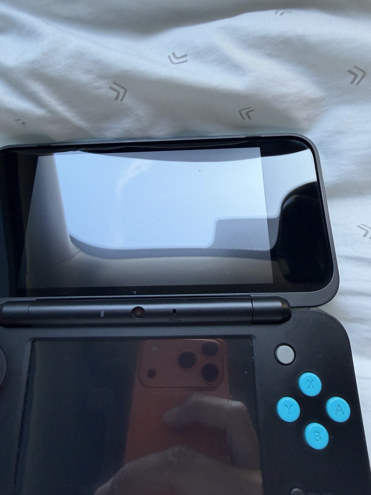 Nintendo New 2DS XL Turquoise Black Console For Parts & Repair DOESNT WORK! READ