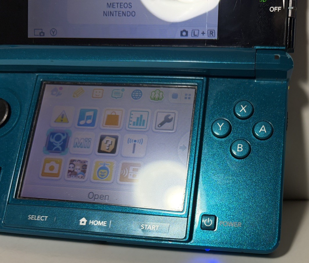 Original Nintendo 3DS Handheld System Aqua Blue Tested Working Console With Game