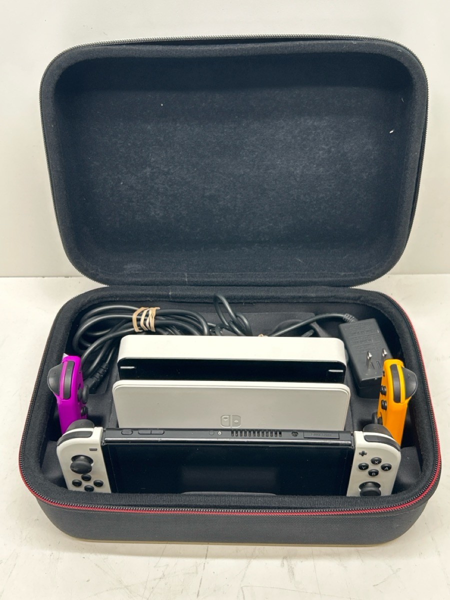 NINTENDO SWITCH HANDHELD – OLED – HEG-001 (P28020309)