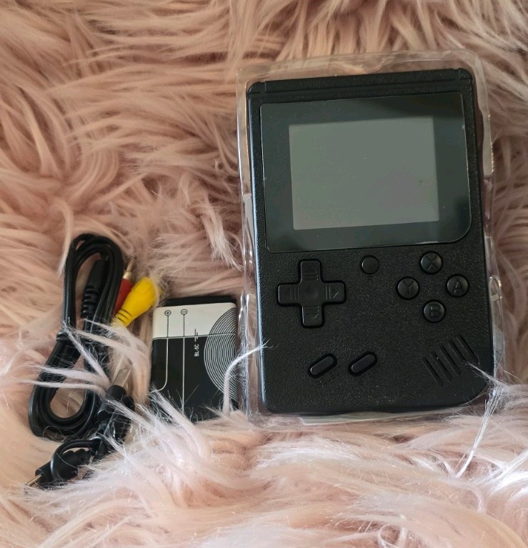 Plus Game Box 400 in 1 Plus Handheld Gamepad New in box BLACK