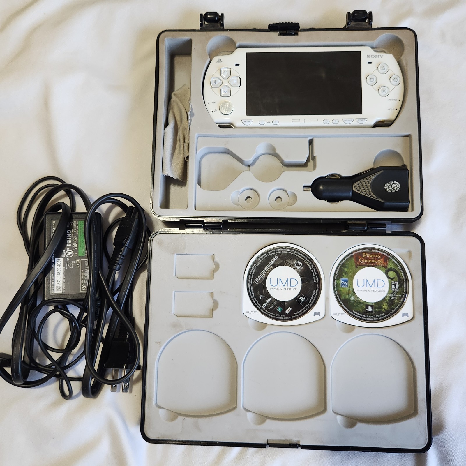Sony PlayStation PSP-2001 Limited Ed. Star Wars Darth Vader White Bundle 2 Games