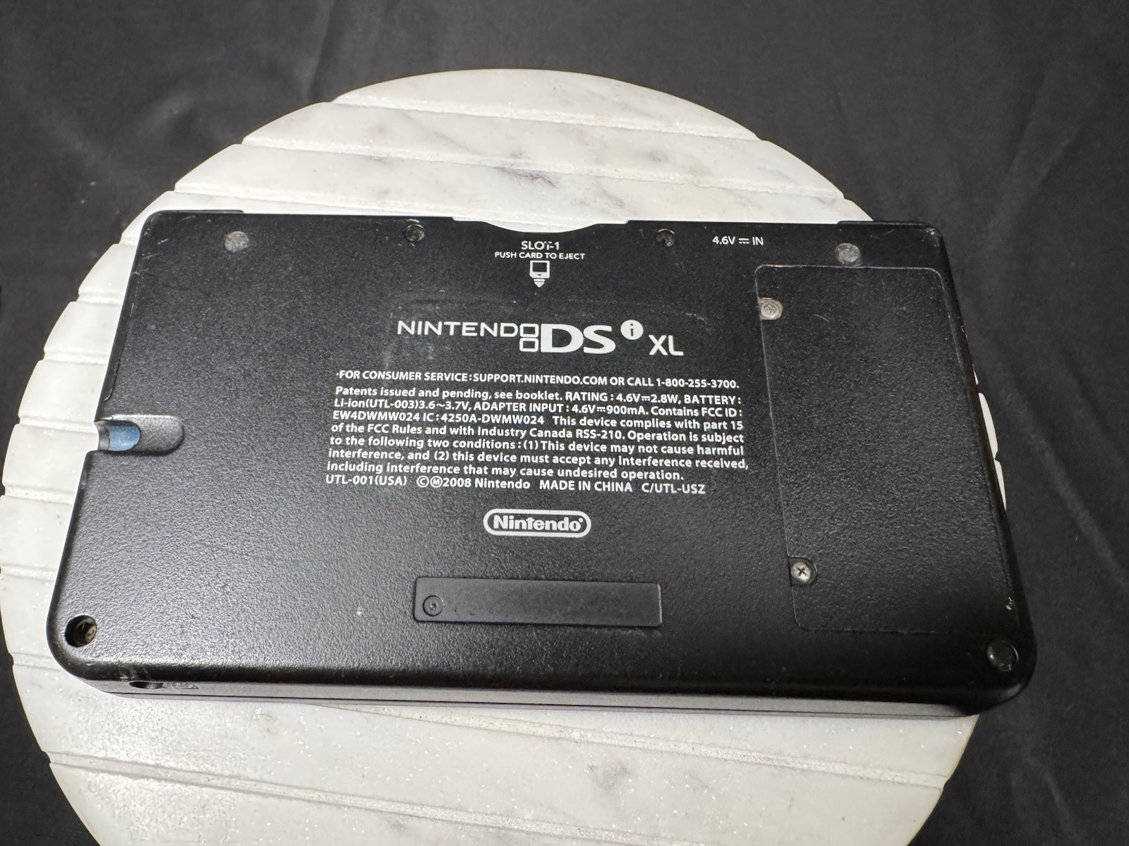 Nintendo DSi XL Handheld Console Midnight Blue Dual Screen with Charger