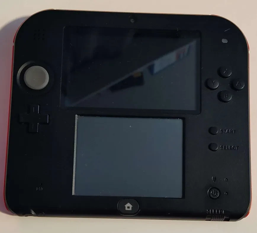 Nintendo 2DS – CFW Installed (Luma3DS) – Red/Black