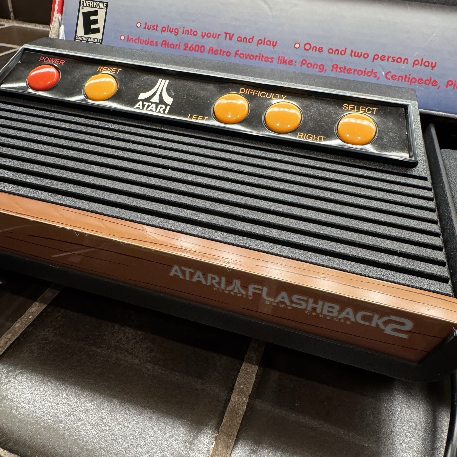 Atari Flashback 2 Classic Game Console 40 Built In Games w/ 2 Controllers Works