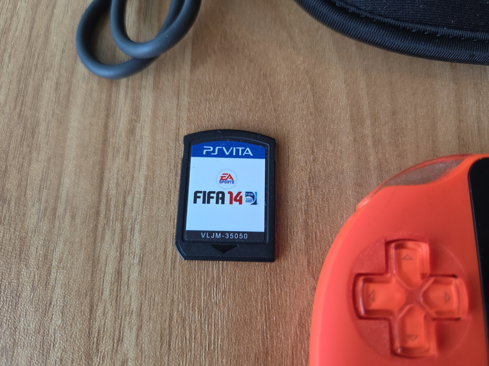 Sony PS Vita 2000 Slim PCH-2000 – Neon Orange – *GREAT * + Charger
