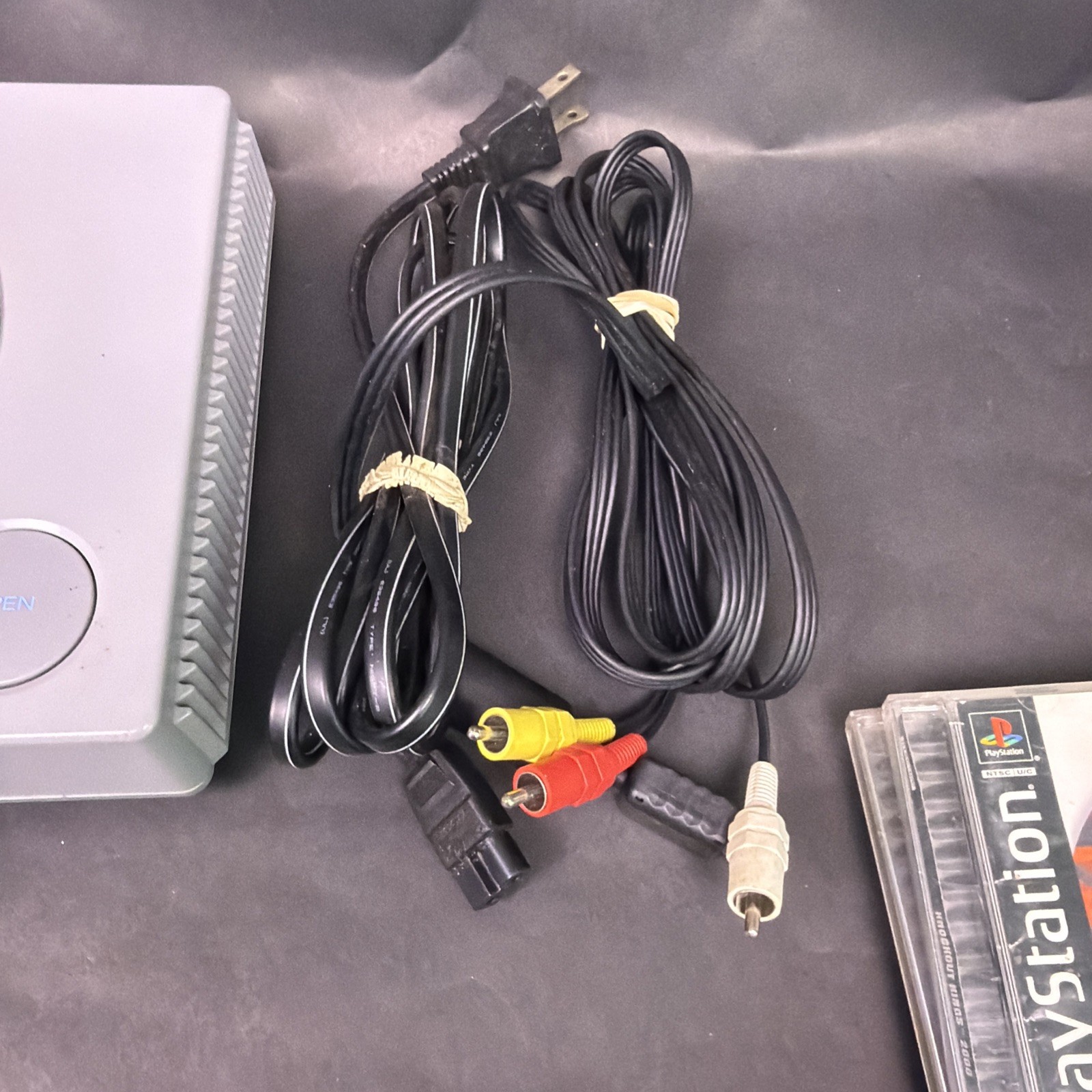 Sony PlayStation PS1 SCPH-5501 NTSC-U/C Gray W/ Controller Games Mem Card Cables