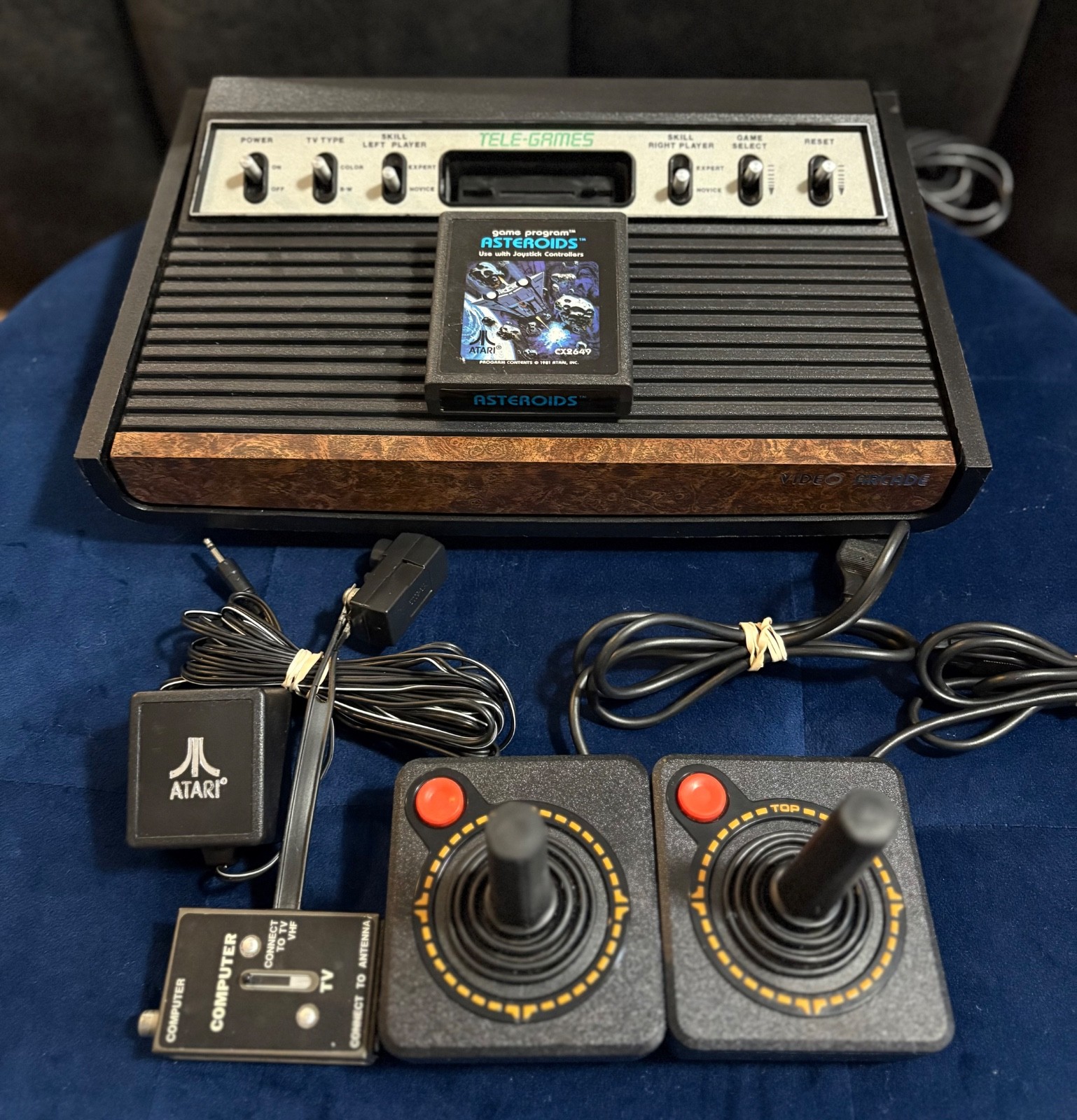 atari 2600 heavy sixer sunnyvale working w/ Asteroids and joysticks and wires