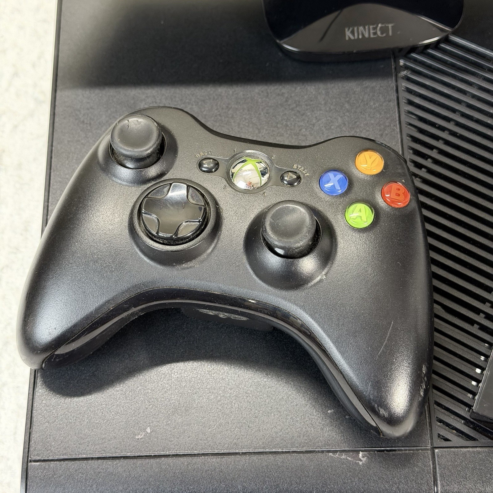 Xbox 360 E Console Kinect Bundle w/ Wireless Controller Games Cords 250gb Tested