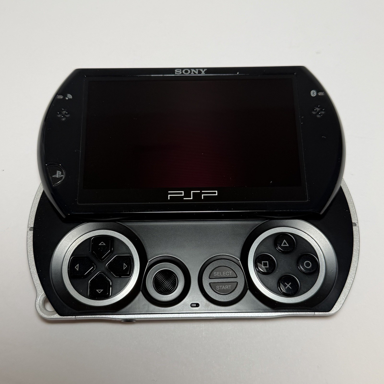 Sony PSP GO 16GB PSP-N1001 Console Handheld Portable Black In Box No Charger