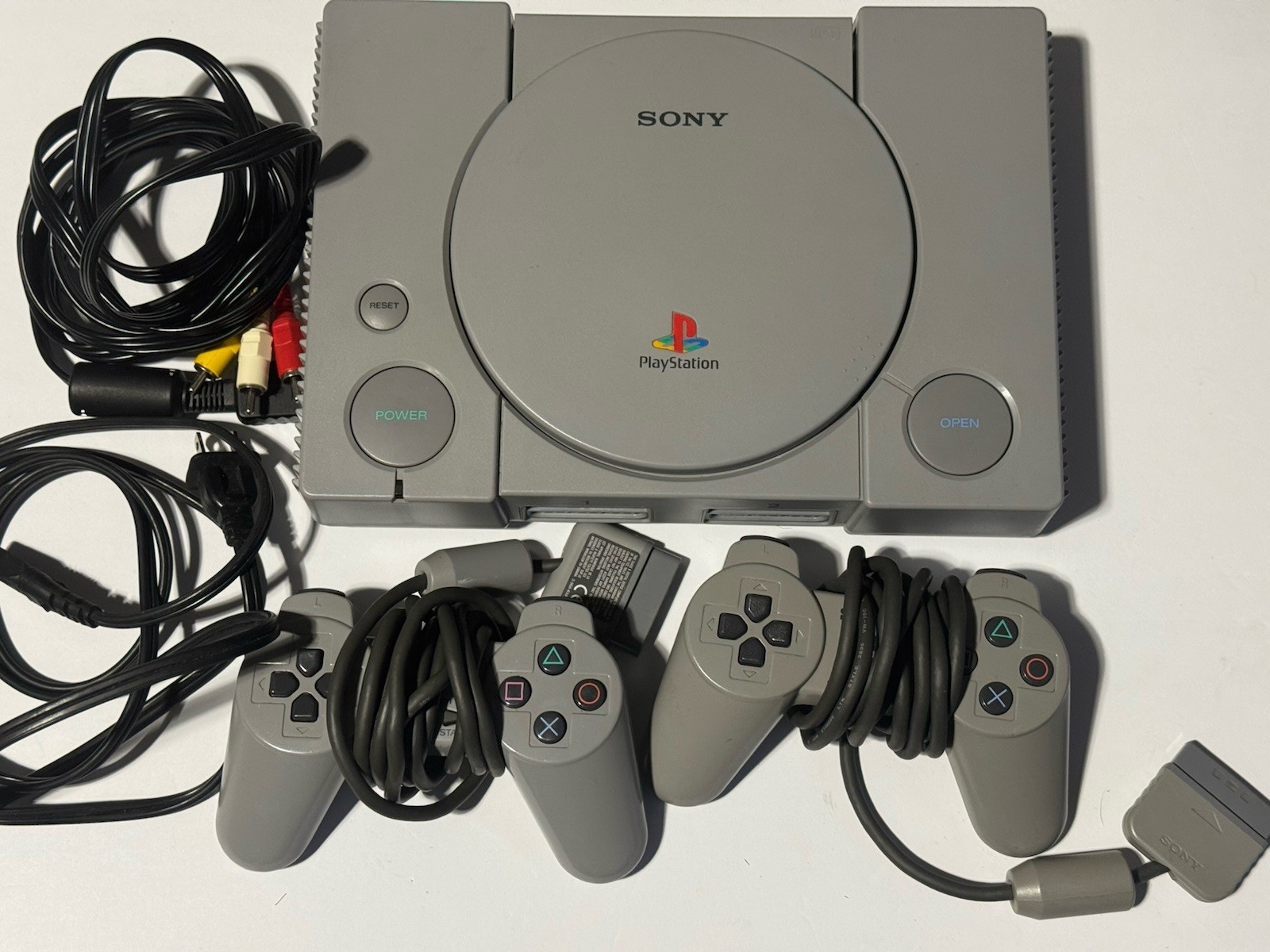 Original Sony PS1 PlayStation Console SCPH-7501 Bundle 2 Controllers AV Hookups