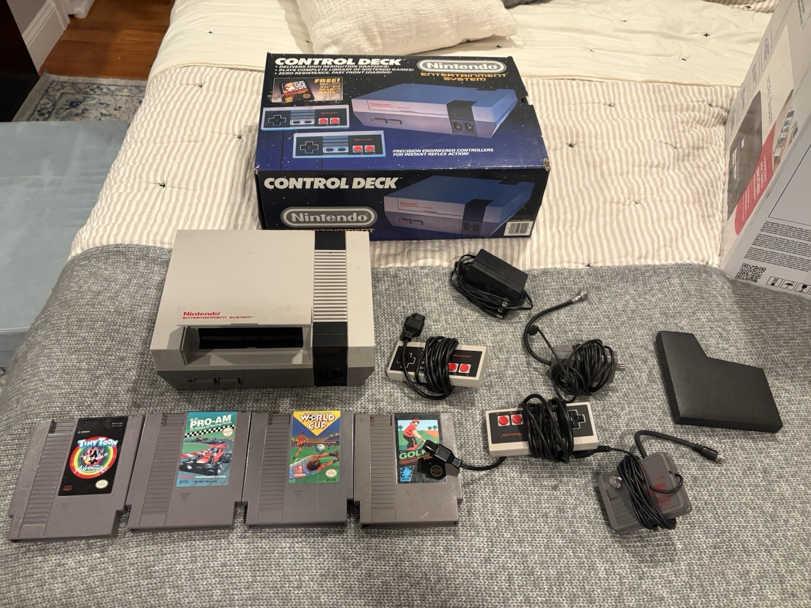 Nintendo Entertainment System NES Control Deck OG Box 1987 OEM Console W/ 4 game
