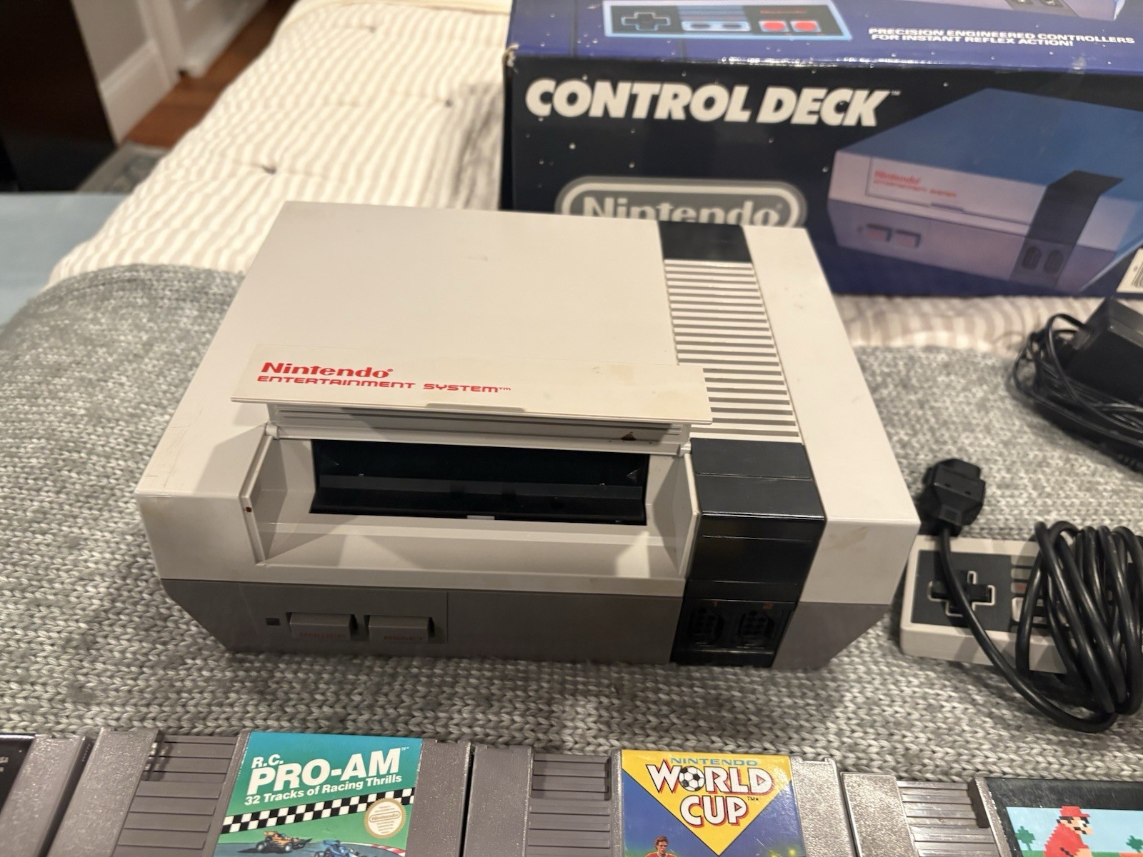 Nintendo Entertainment System NES Control Deck OG Box 1987 OEM Console W/ 4 game