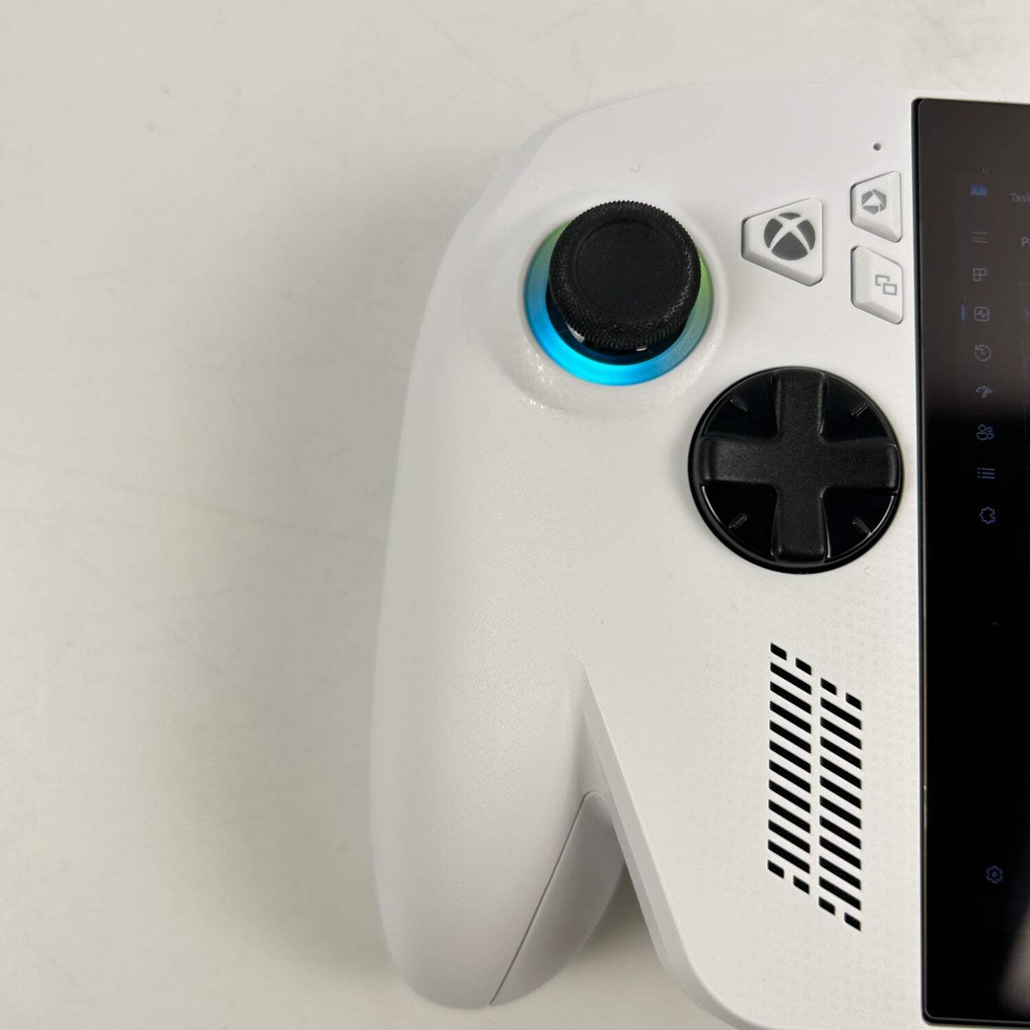 Asus ROG Xbox Ally 7″ AMD Ryzen Z2 A 16GB RAM 512GB Gardenia White RC73YA