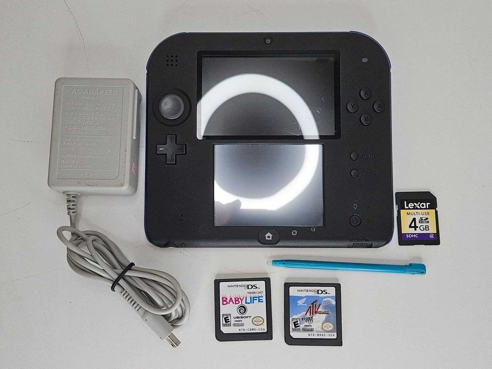 Nintendo 2DS Console Black/Blue w/ Mario Kart 7 + Games Charger Stylus 4GB SD