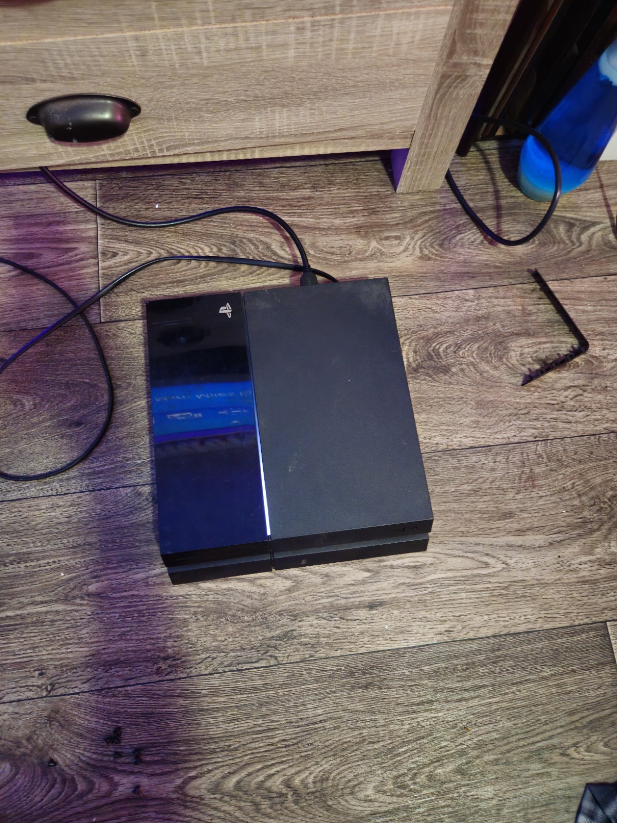 Sony PlayStation 4 PS4 500gb Low Firmware 10.50 With Cords tested Read