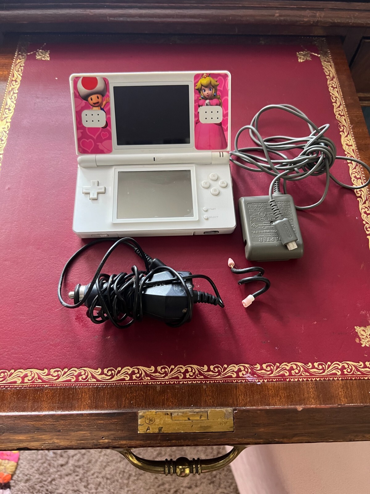 Nintendo DS Lite Handheld System – White (13306461)