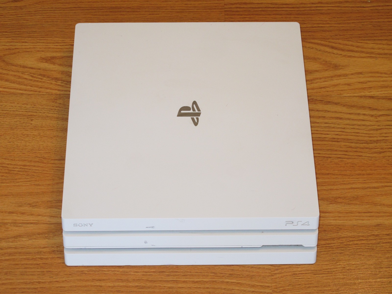 Sony PlayStation 4 Pro PS4 1TB White Console (Parts/Repair) Powers On/Safe Mode
