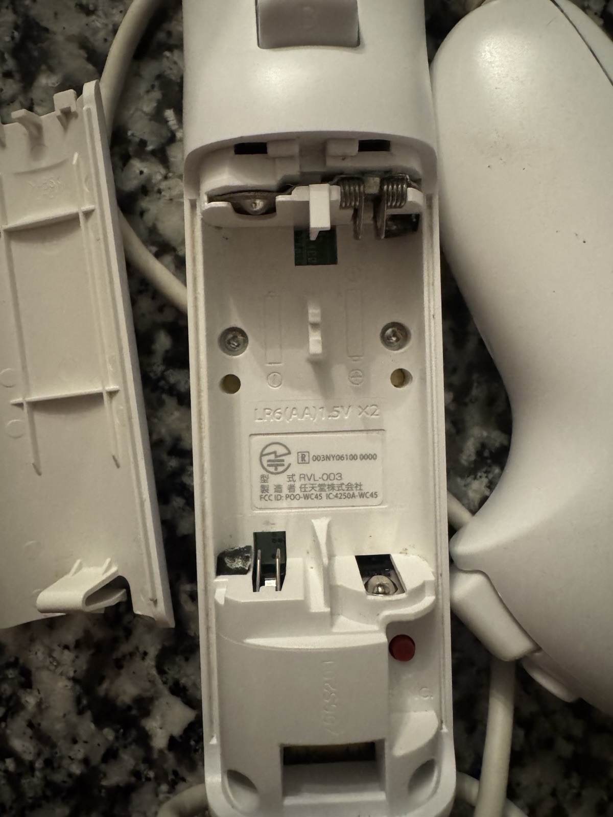 Nintendo Wii Console, Cables, 2 Controller, & 2 Nunchuck OEM Bundle PLEASE READ