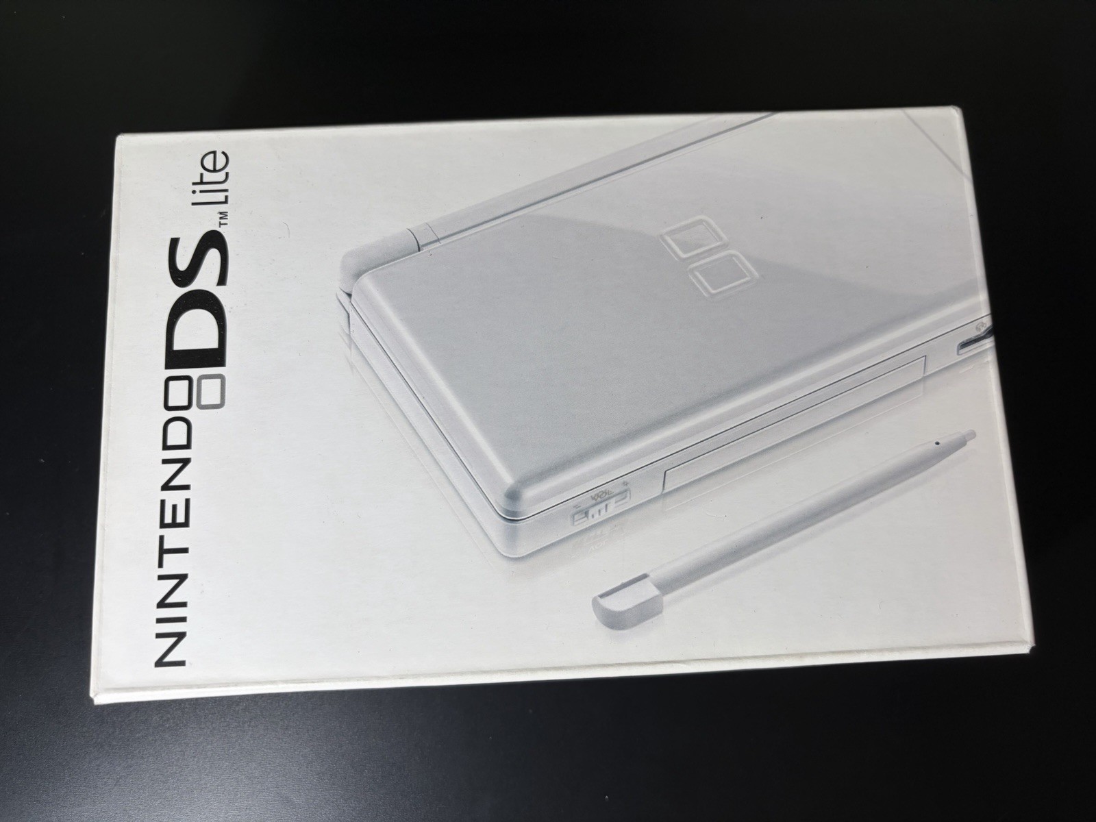 Nintendo DS Lite Handheld Game Console Polar White Very Good