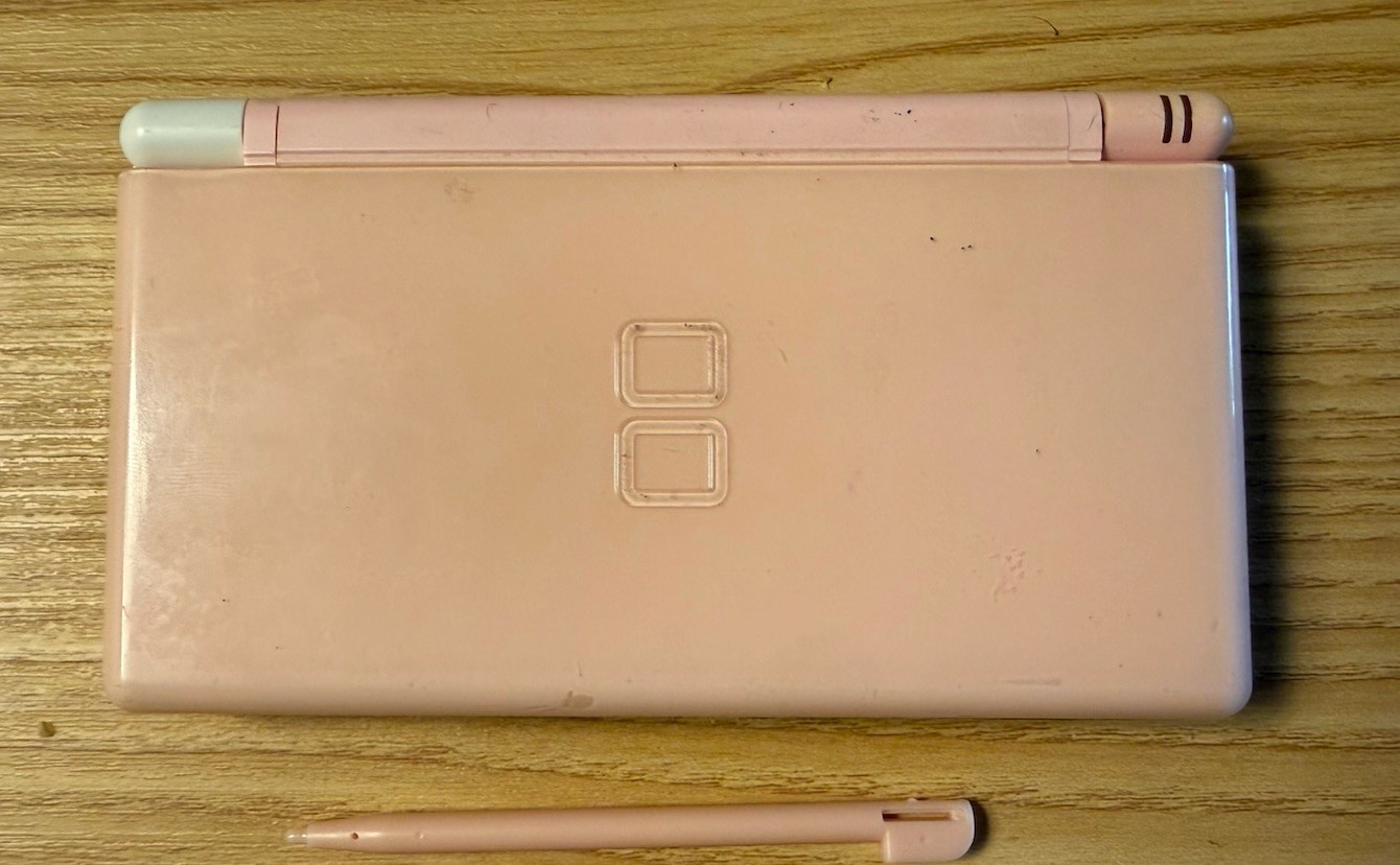 FULLY TESTED GREAT HINGE Nintendo DS Lite console Custom Coral Pink/white.