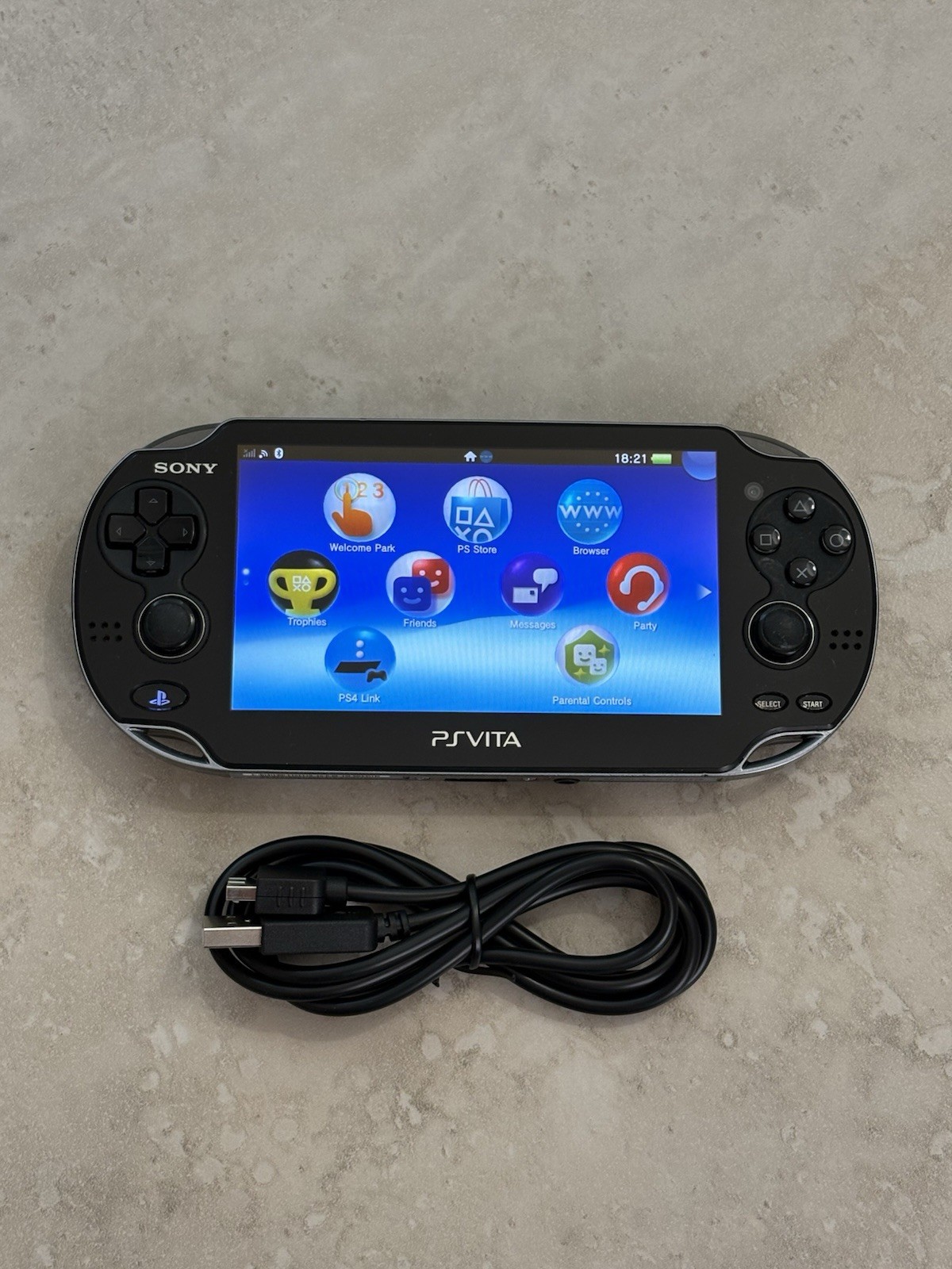 PlayStation PS VITA Console Wi-Fi Model Crystal Black PCH-1100 Charger US SELLER