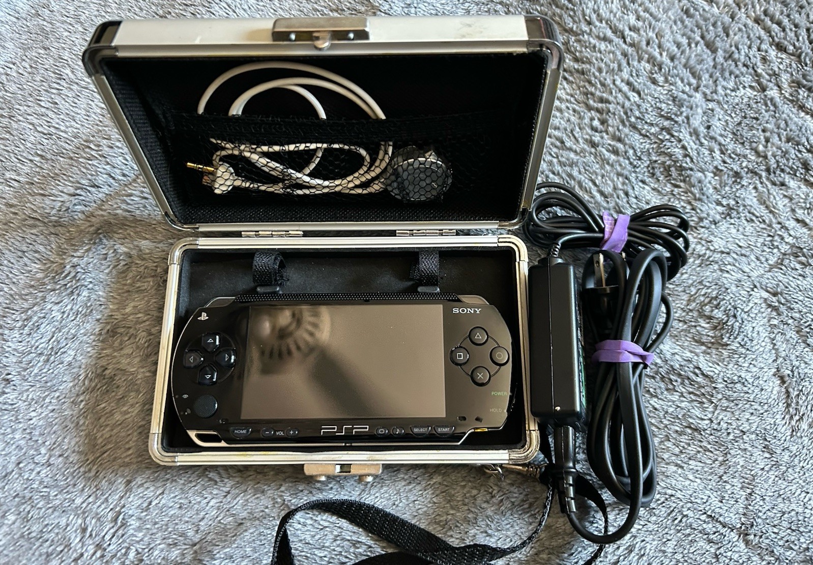 Sony PSP-1001 PlayStation Portable Black Console Working
