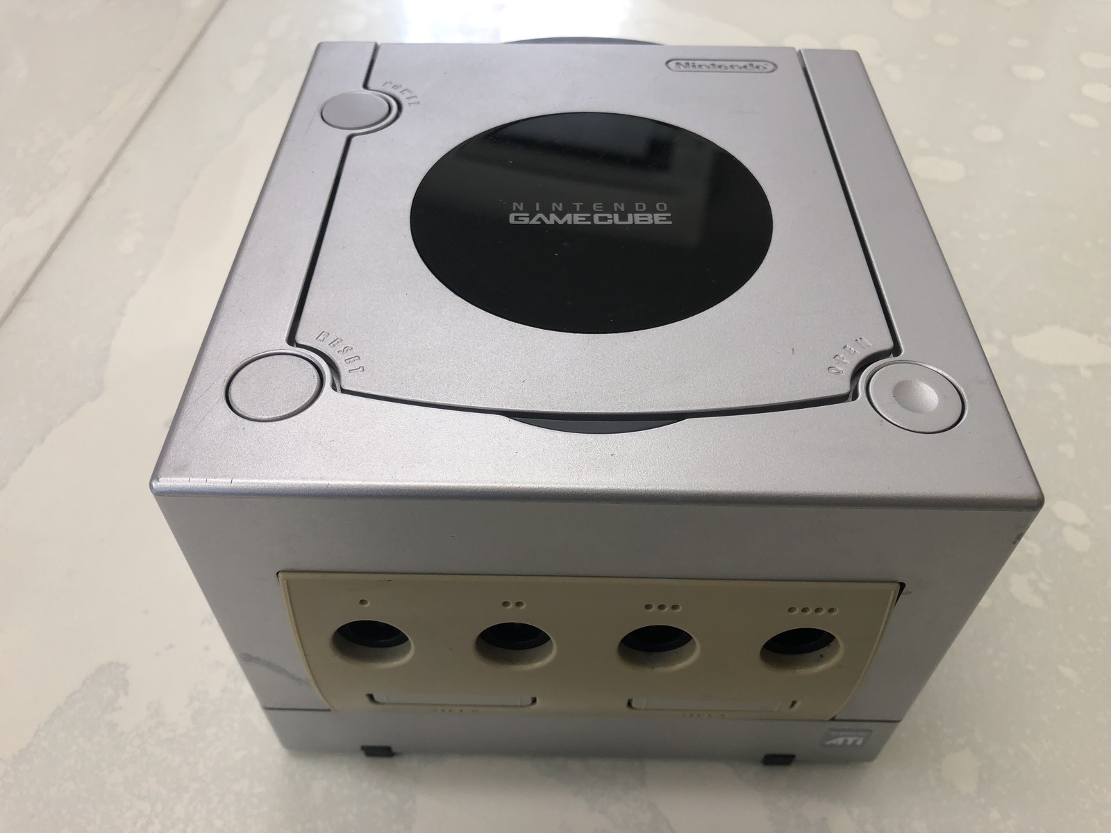 Nintendo Game cube GC Set DOL-001 Tested Silver NTSC-U / A little yellowish
