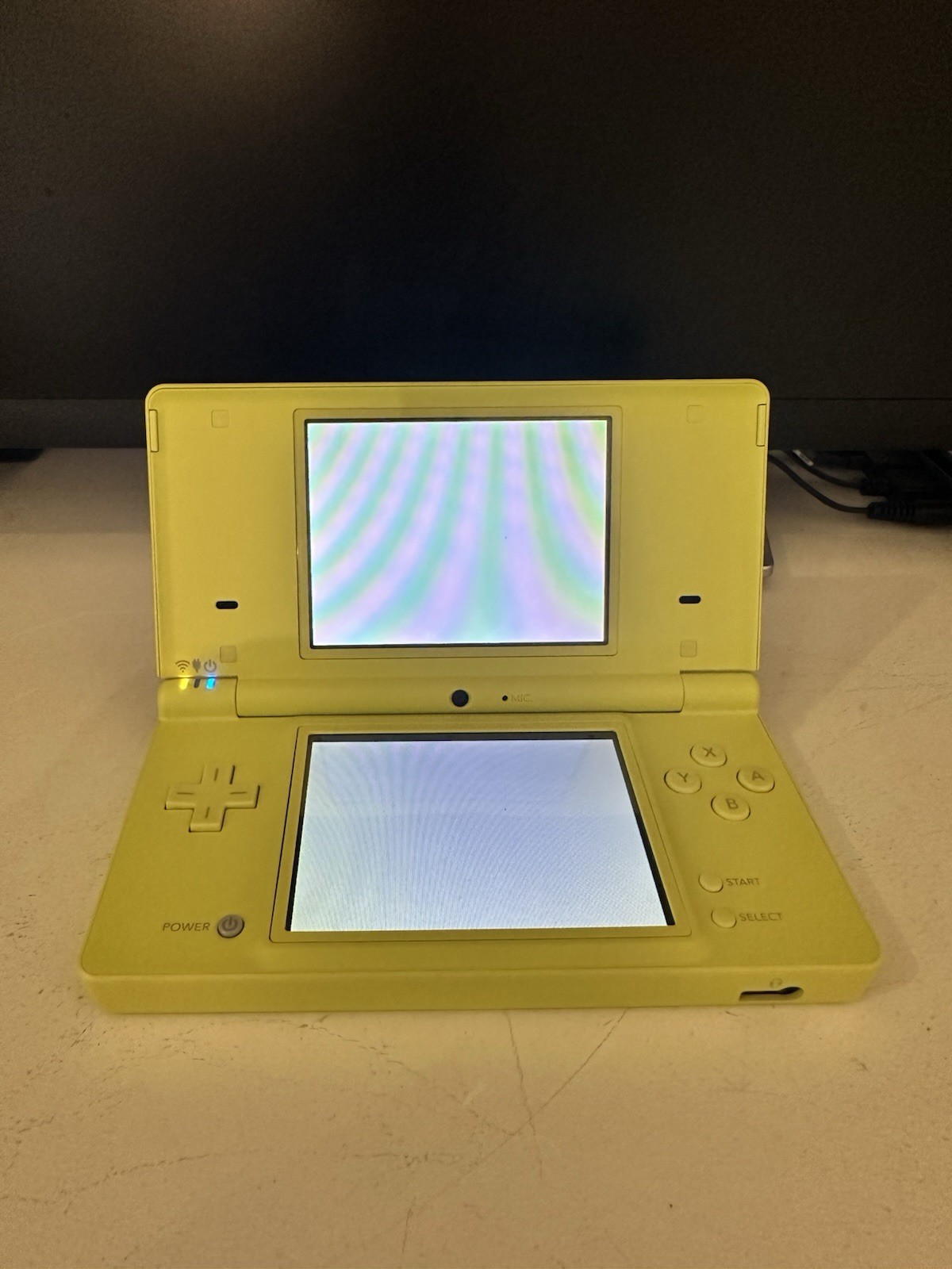 Nintendo DSi Console Yellow With Stylus And Charger Japan Model Excellent