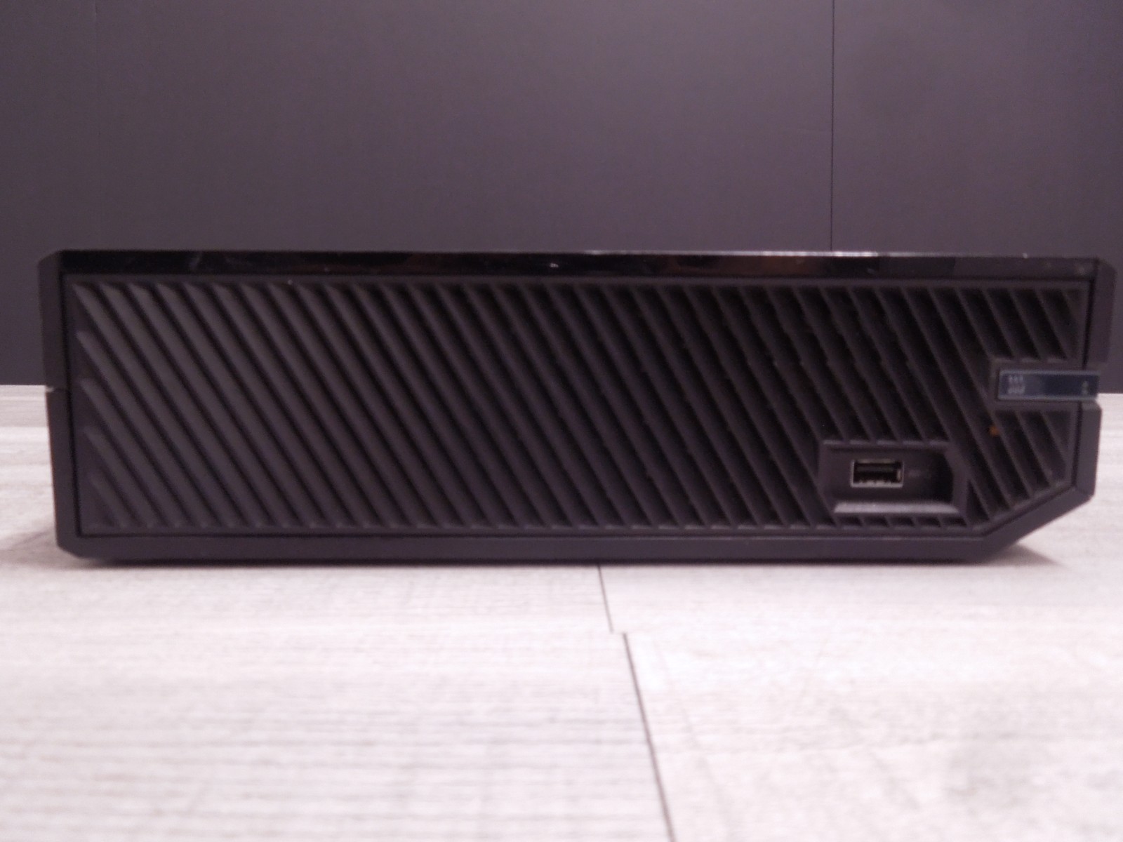 Microsoft Xbox One Black 1540 Console w/ Kinect 500GB Video Game System Console