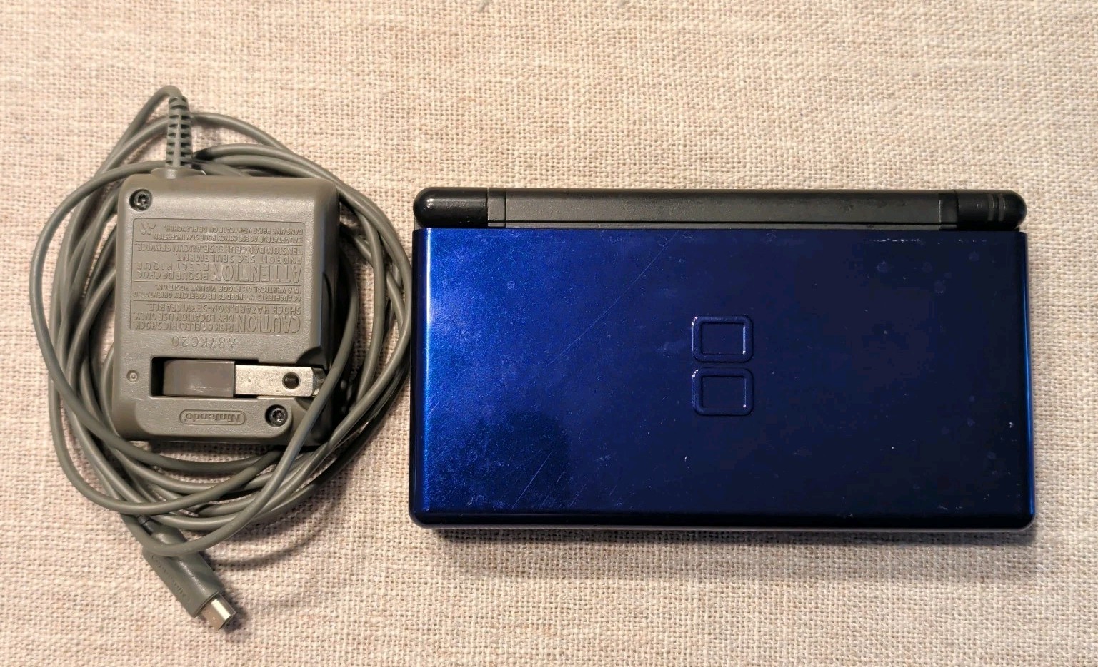 Nintendo DS Lite Cobalt Blue/Black Handheld Console W Charger. Tested