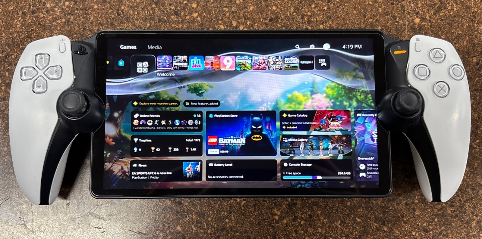 Sony PlayStation Portal (PlayStation 5/PS5 Remote Play Device) CFI-Y1001 (White)