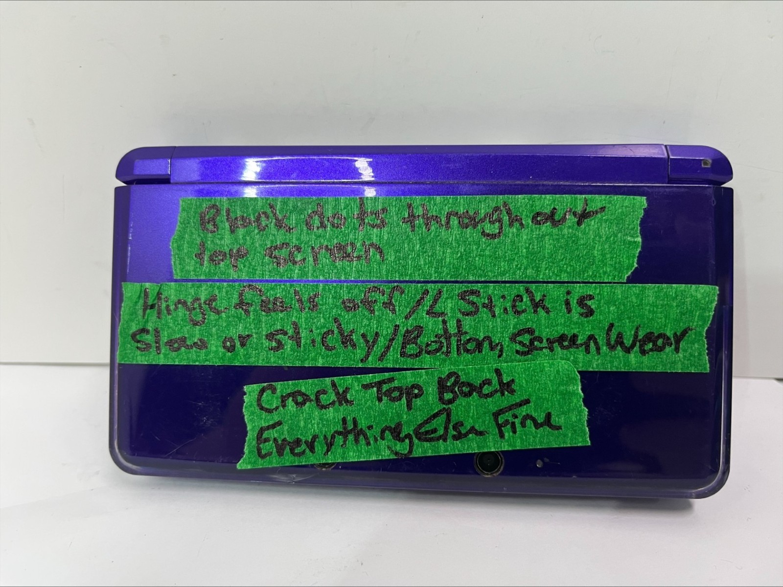 FOR PARTS! Nintendo 3DS – Purple – Various issues! Please read! (B387)