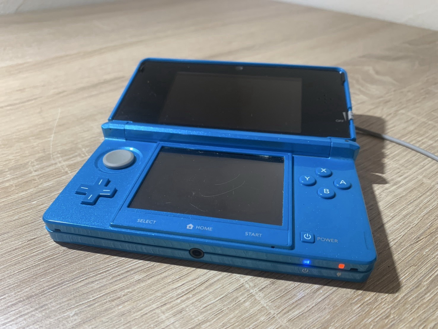 1329 Nintendo 3DS Light Blue For Parts