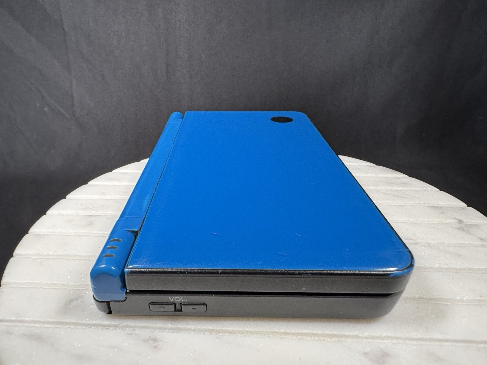 Nintendo DSi XL Handheld Console Midnight Blue Dual Screen with Charger