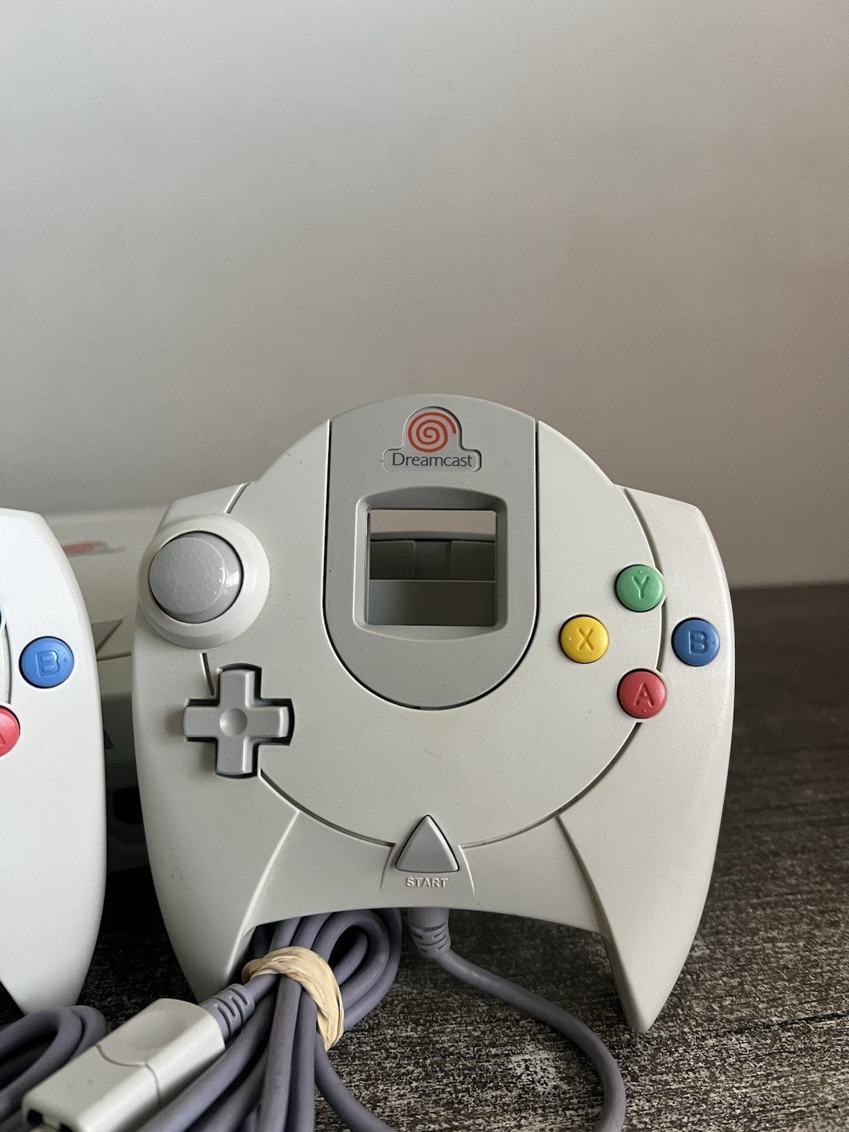 Works But Read – Sega Dreamcast Console Bundle With 2 OEM Controller & Cords