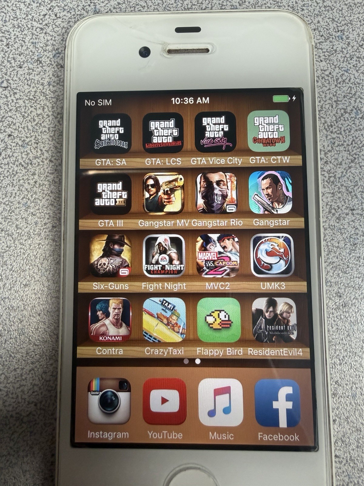 Iphone 4s 16gb GTA Games Gangstar Rio Miami