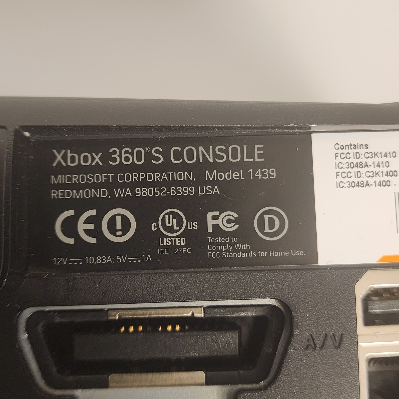 XBox 360 S Console 2 GAME 1 Controler BUNDLE! Tested Works