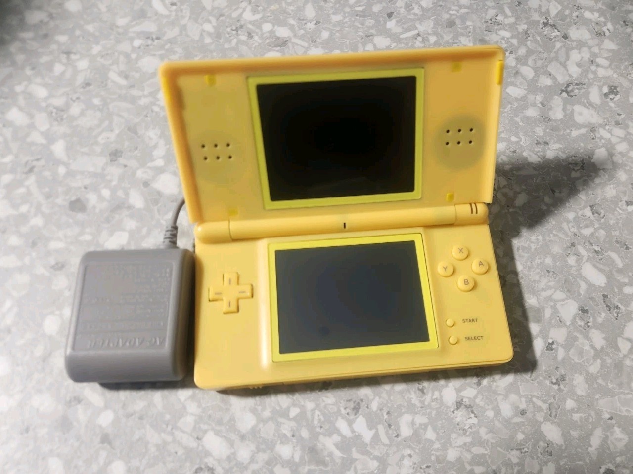 Nintendo DS Lite Pokémon Edition 4MB Yellow Handheld System 2