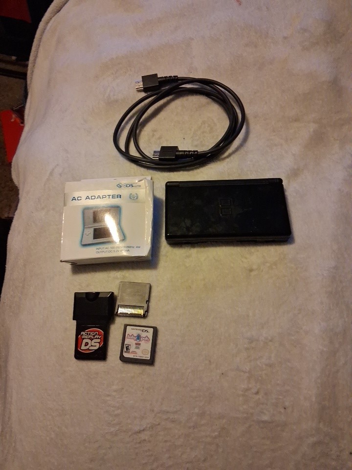 Nintendo DSi Black Console W/Charger & Game Tested Lot & Working (No Stylus)