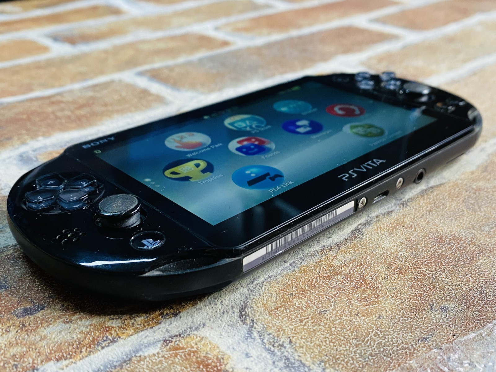 PS Vita PCH 2000 Black SONY PlayStation Japan 16GB Charger MobileCase 1Game No2D