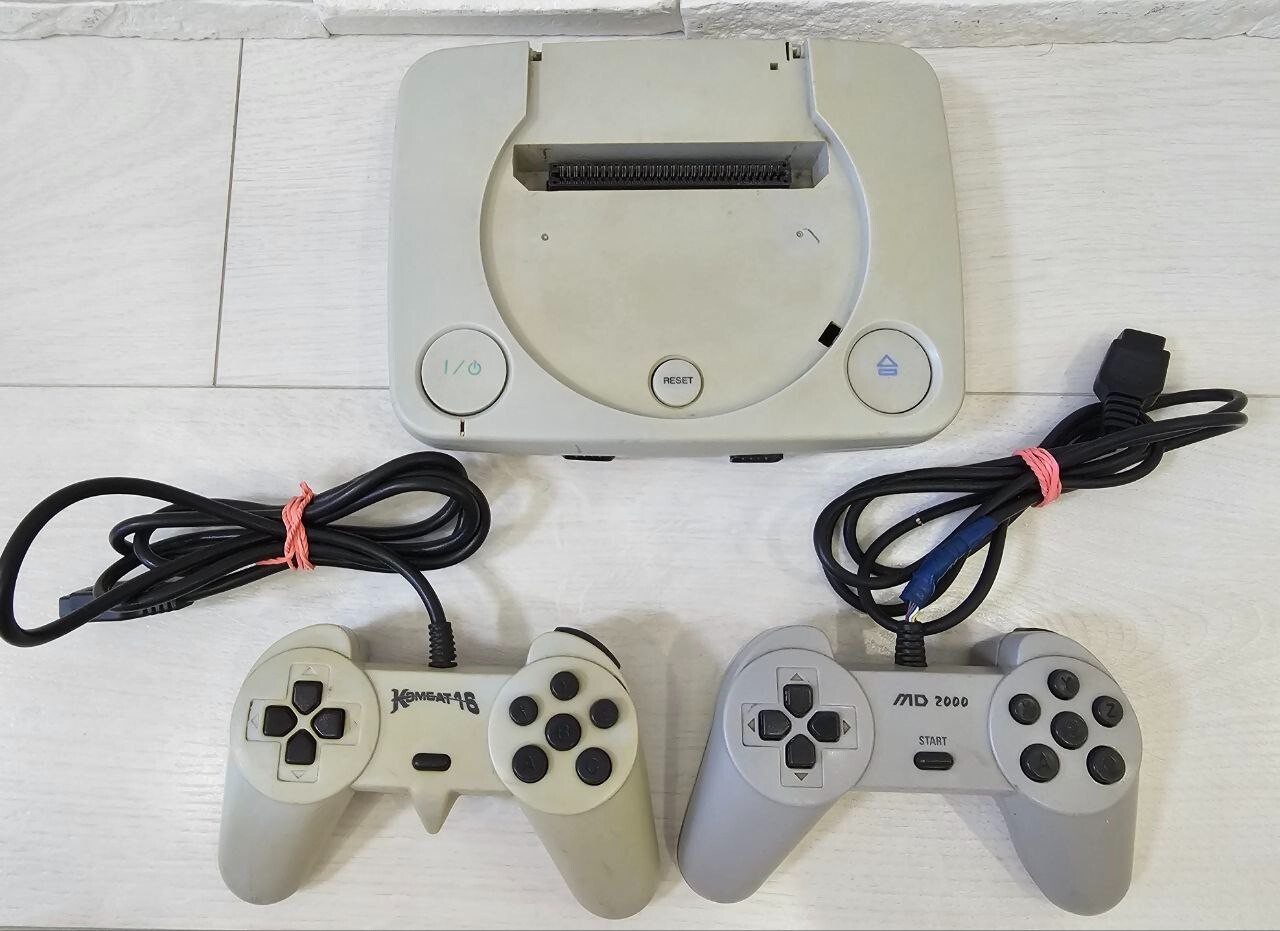 Retro 1990s Game Console analog Sega 16 bit Computer Video Game TV for repair