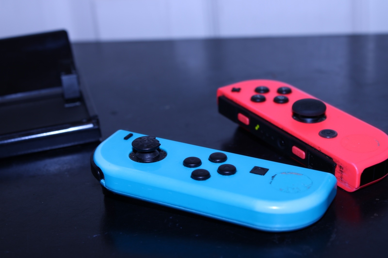 Nintendo Switch OLED Model 64GB – red Blue Handheld Console -W/ Extras