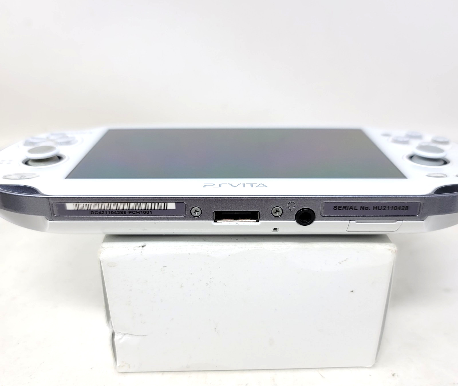 Sony PlayStation PS Vita PCH-1000/1001 White WIFI w Charger 4GB Region Free