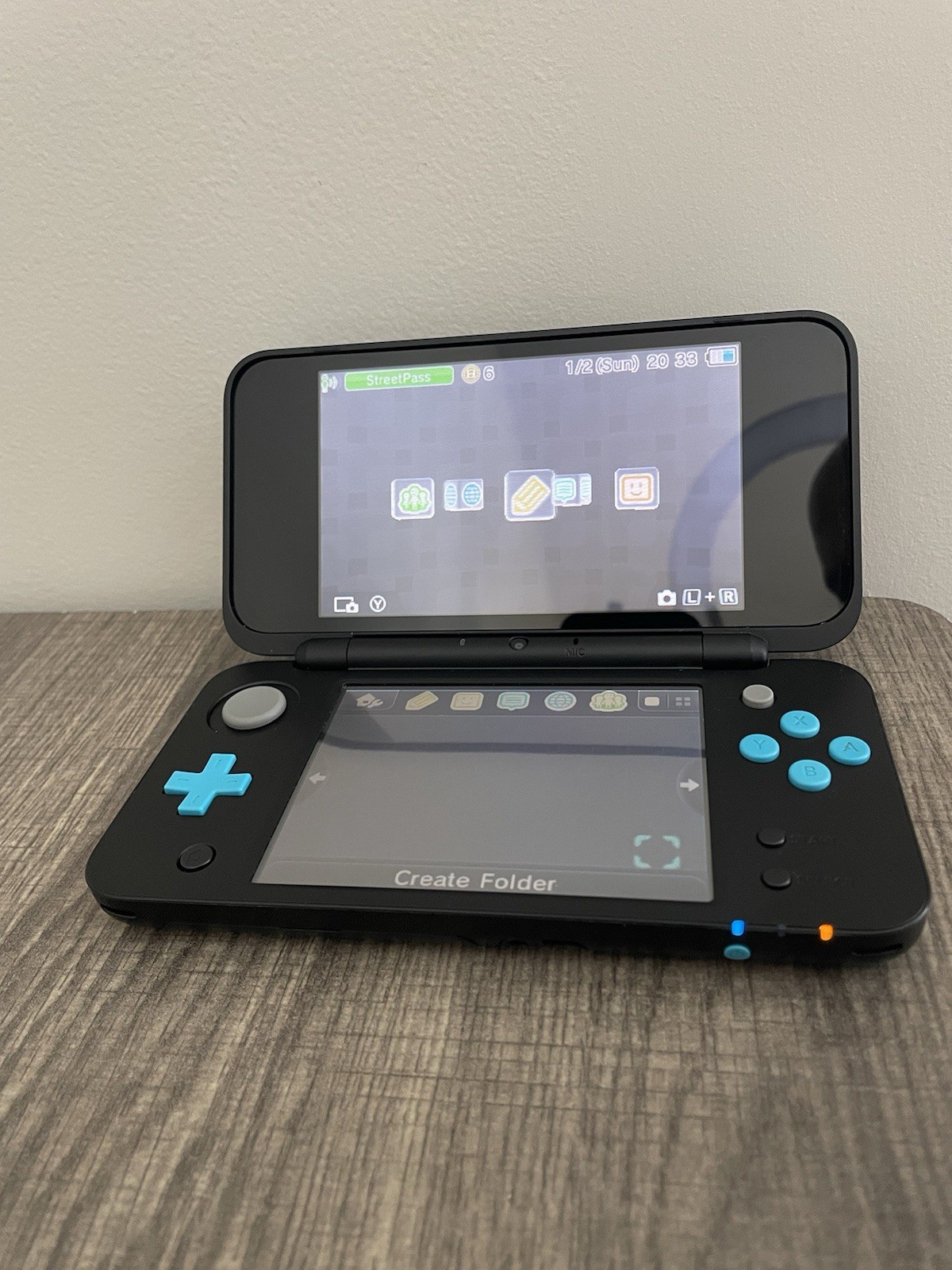 Nintendo 2DS XL Console – Black Turquoise
