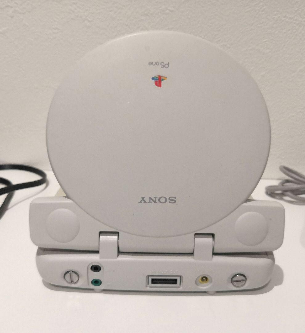 PS1 Combo With LCD Monitor SCPH-100 playstation + controller