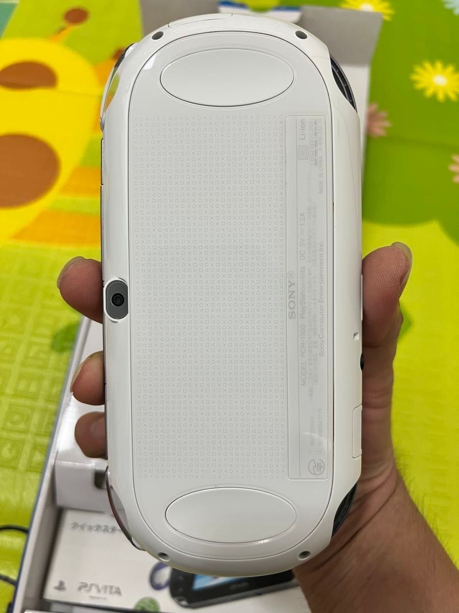 Excellent PS Vita PCH-1100 Sony Playstation complete Set Console White