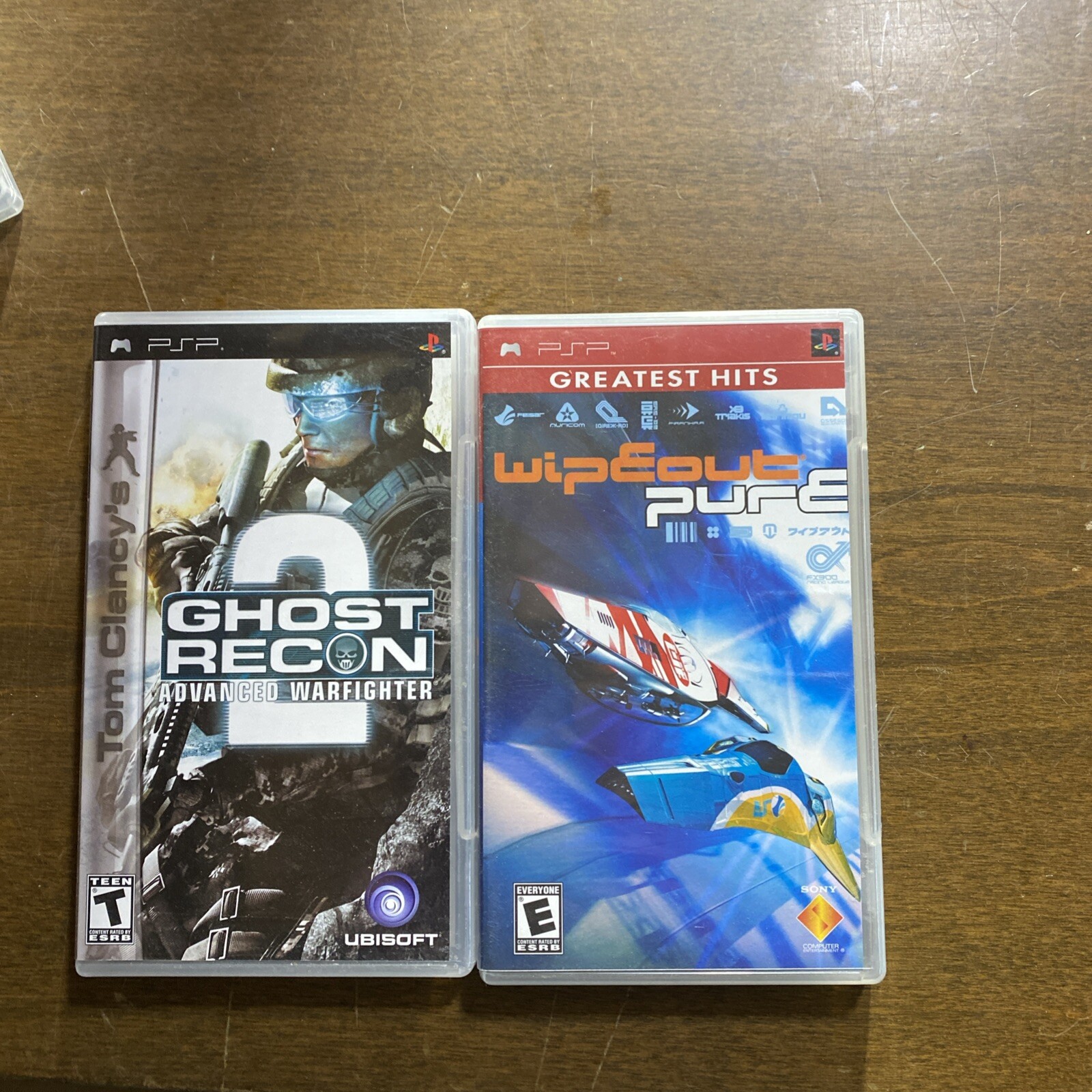 Sony PSP 3001 Silver Platinum System & Accessories Bundle works but no battery.